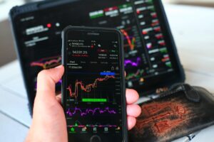株式投資でダウンサイドを保護するための効果的な方法は？