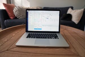 株式投資における新興株のリスク評価はどのように行うべきか？